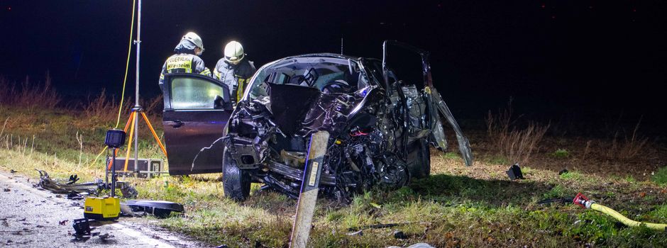 Auto kracht gegen Baum bei Gau-Odernheim: Fahrer schwer verletzt