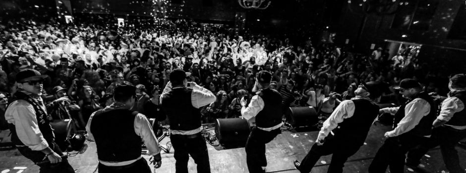 Party pur: Der Prinzengardeball bringt die Rheingoldhalle zum Beben!