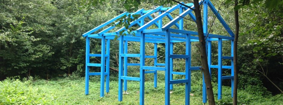 Bunte Wände für „Blaues Haus“