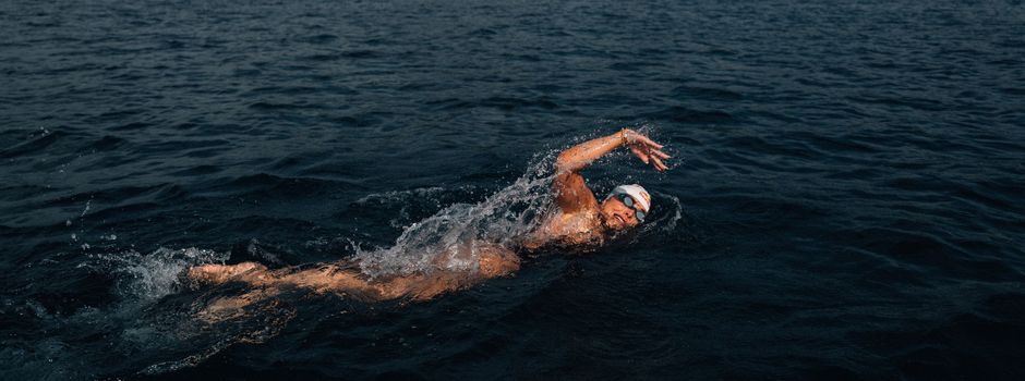 Von Frankfurt nach Köln: Extremsportlerin schwimmt an Mainz vorbei