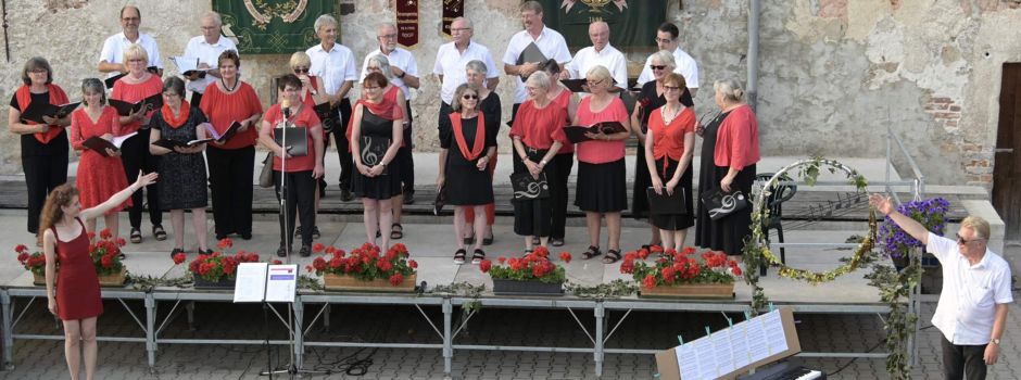 Mittsommer Serenade im Schlosshof