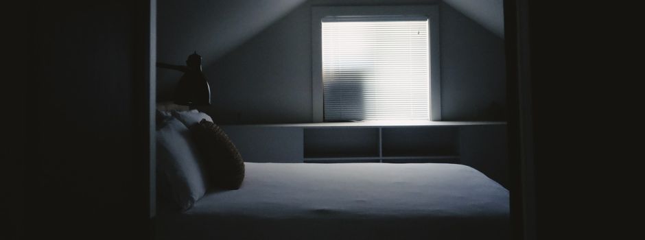 Fremder Mann im Bett einer Mainzer Wohnung entdeckt