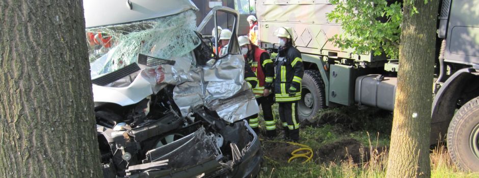 Zwei Rettungshubschrauber