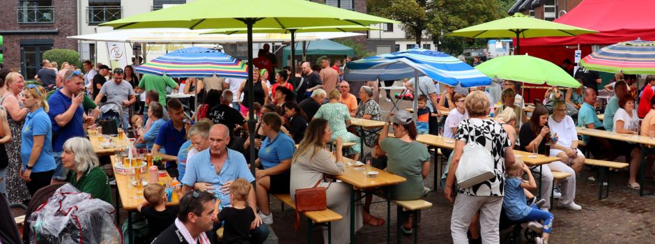 1. Schweinebrunnenfest am Ludwigsplatz in Lülsdorf