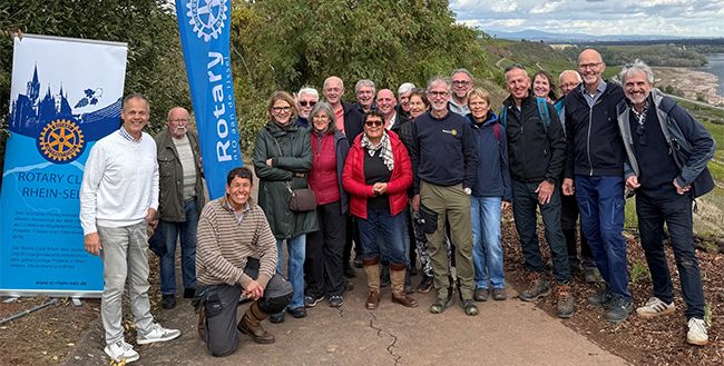 Rotary Clubs sanieren Aussichtspunkt am Roten Hang in Nierstein