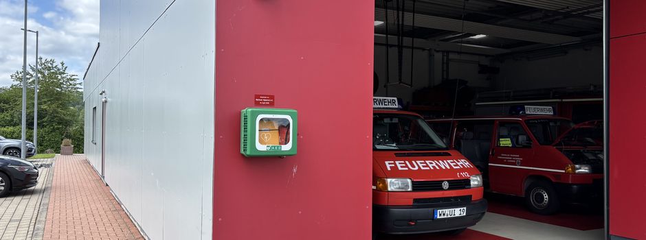 Defibrillator wieder einsatzbereit! Ein zweiter kommt ans Rathaus.