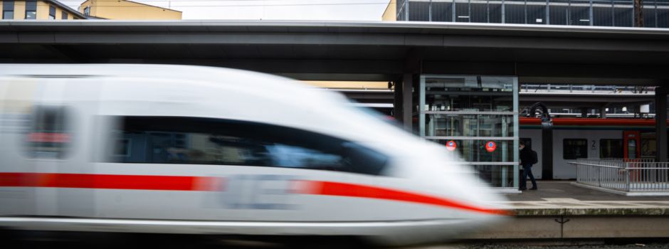 Die Uni ist orange und die DB wie ein Fuckboy: Die Jodel der Woche