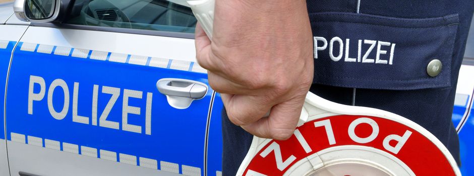 Motorradfahrer flüchtet mit stark überhöhter Geschwindigkeit