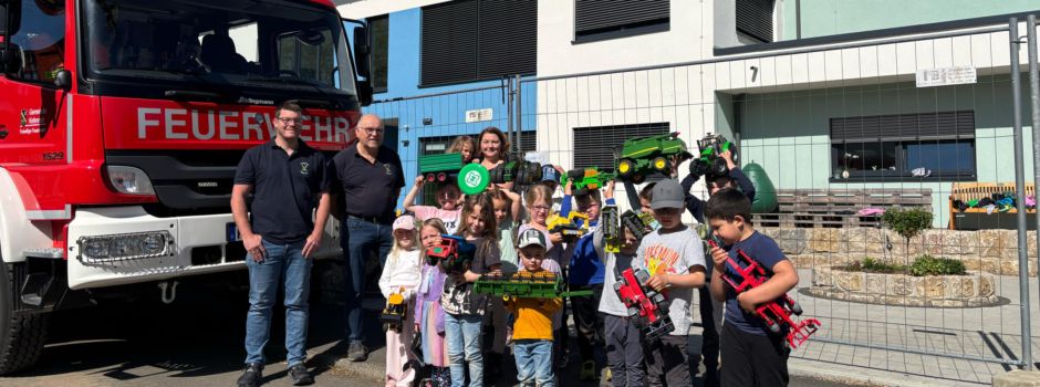 Überraschung: Besuch von der Feuerwehr