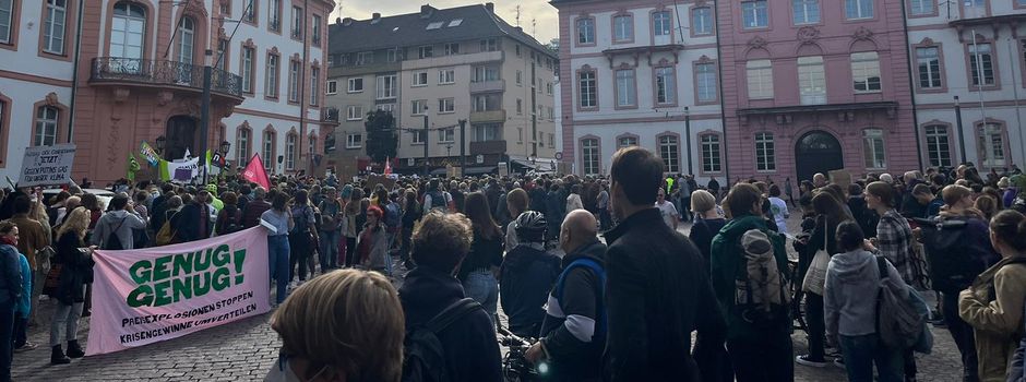 Groß-Demo in Mainz: Klimastreik-Kundgebung auf dem Schillerplatz