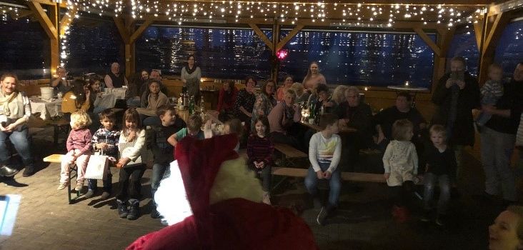 Adventsfeier der Gemeinde mit vorweihnachtlichem Basteln