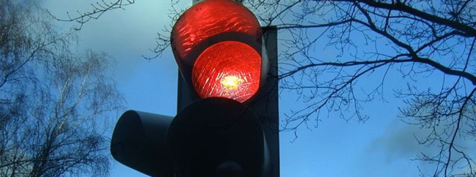 L 425 Gaustraße in Selzen - Engstellensignalisierung mit vorübergehender Baustellenampel