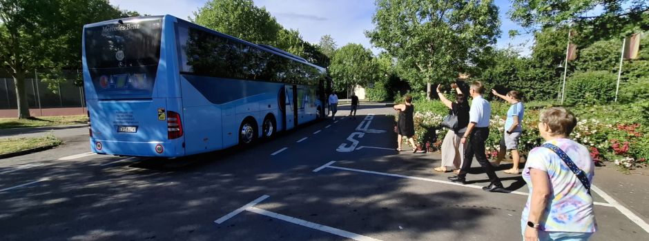 Partnergemeinde in Undenheim an der Goldbachhalle eingetroffen