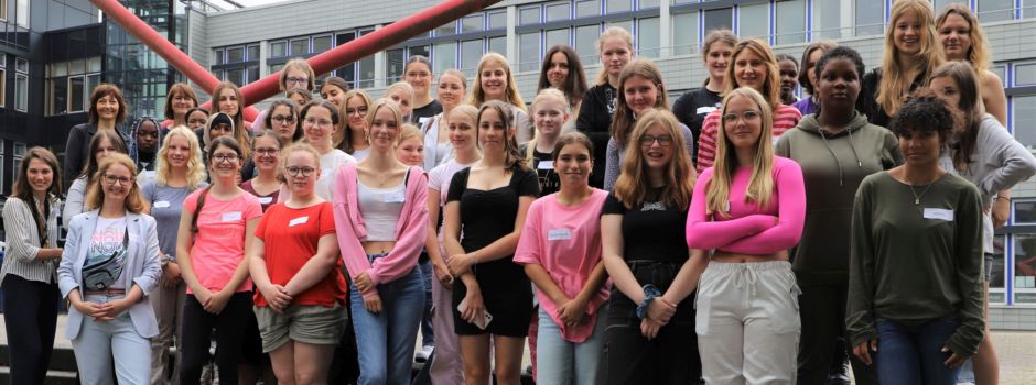 Schülerinnen des KGN entwickeln kreative Ideen im MINT-Bereich