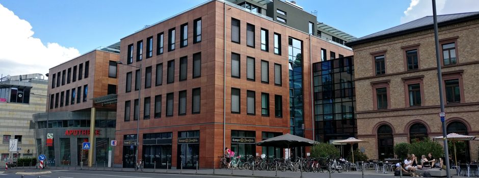 Mann in Mainz auf Straße geschubst – schwere Kopfverletzungen