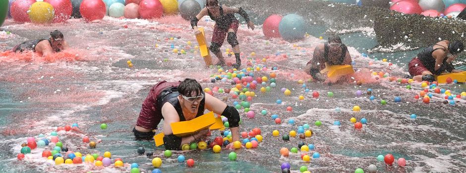 Lucy, Leyla und Tim stehen im Dschungel-Finale