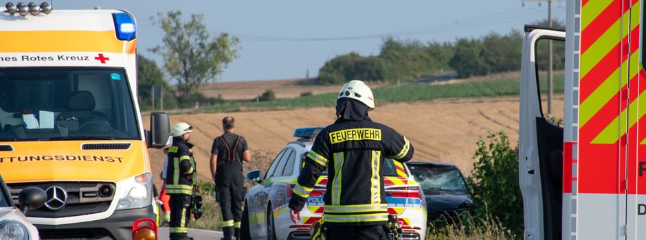 Radfahrerin (65) stirbt bei Unfall auf B271