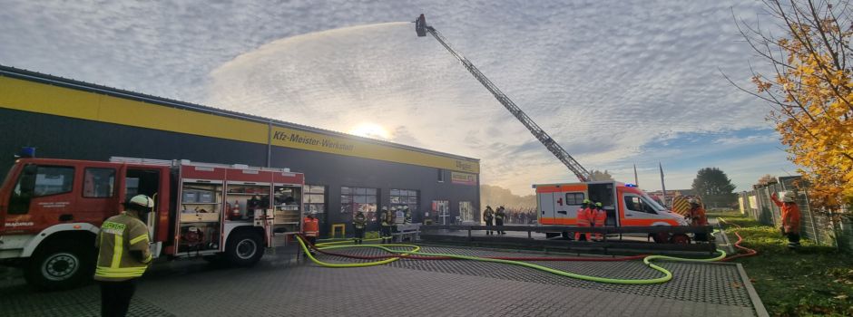 Explosion, Brand und ein Verkehrsunfall das Übungsszenario in Schneverdingen