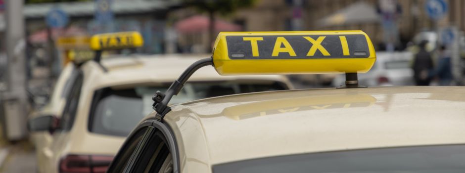 Taxifahrer soll zugeschlagen haben: Parkplatz-Streit in Mainz eskaliert