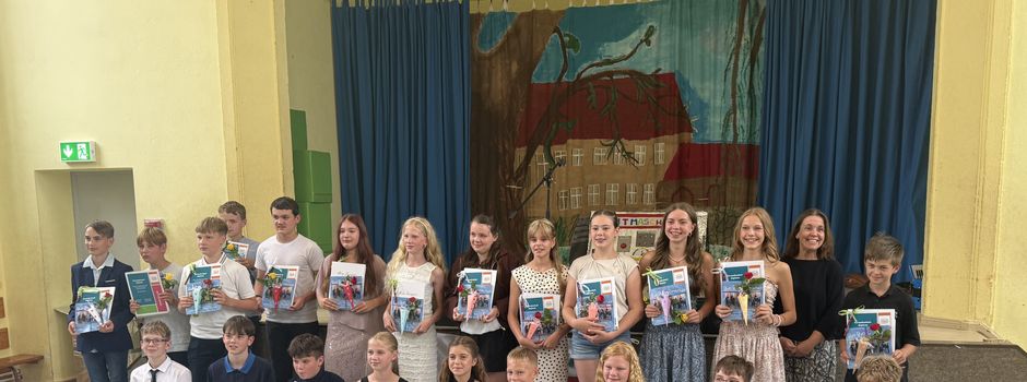 Die Zeugnisausgabe der 6. Klasse markiert den Beginn eines neuen Lebensabschnitts. 