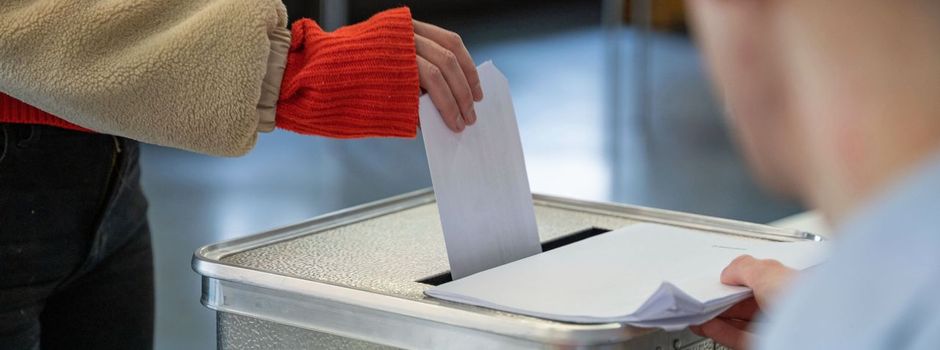 Mehrheit will Regierung ohne AfD, Linke bei Jungen vorn