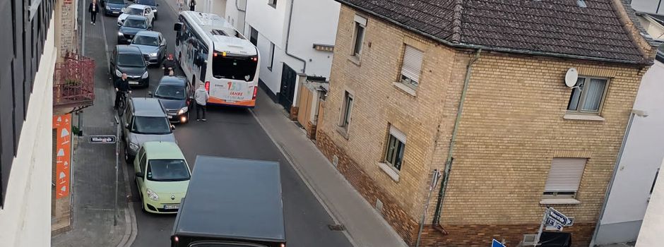 Neue Verbote in Wiesbaden: Wie die Stadt den Stau in Mainz-Kostheim bekämpft