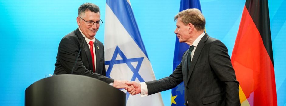 Wadephul an Israel: Weitere Waffenhilfe und scharfe Kritik