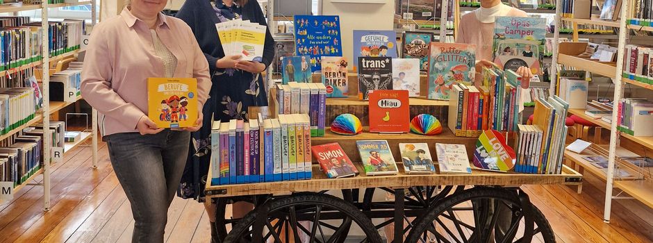 „Lesewelten ohne Grenzen“ – Stadtbücherei bietet neue Kinder- und Jugendbücher zu Vielfalt und Geschlechterrollen an