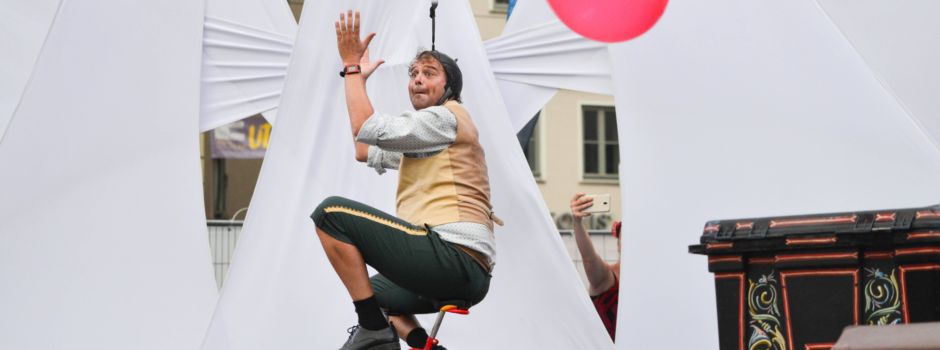 La Strada 2021 – zwei Bühnen, 13 StraßenkünstlerInnen und 8 Bands