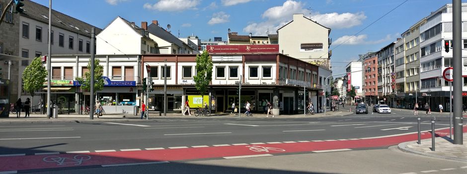 Menschentraube um Polizeieinsatz: Beamte bei Festnahme gefilmt