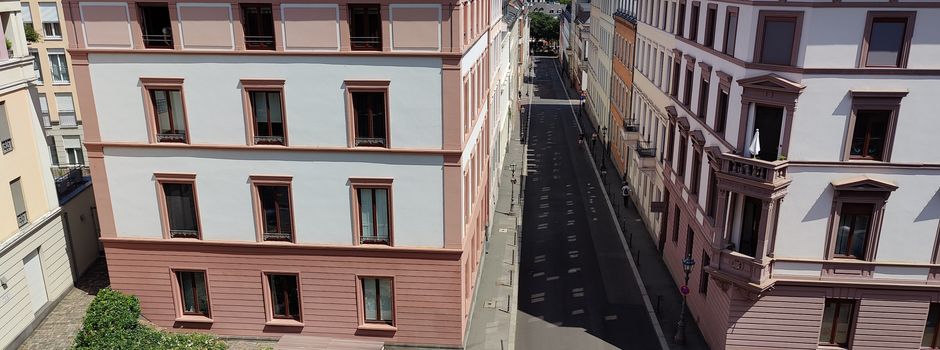 Flucht vor Polizei: Mann springt in Altstadt drei Meter in die Tiefe