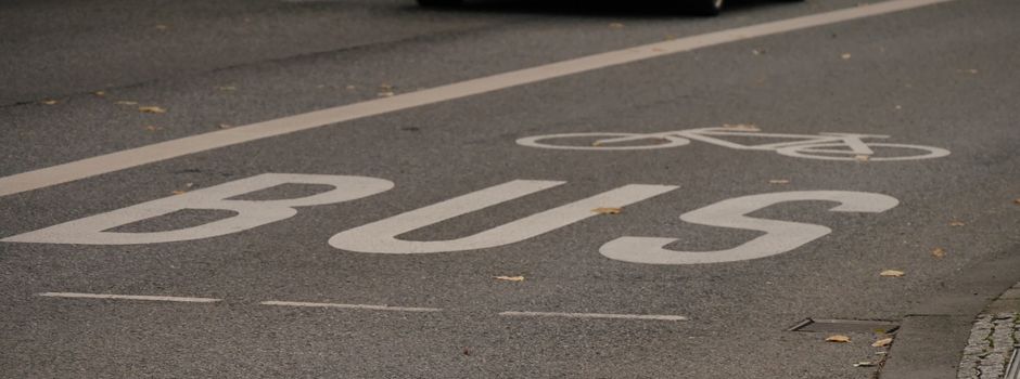 Missbrauch der Busspur: Wiesbadener Polizei stoppt Falschfahrer