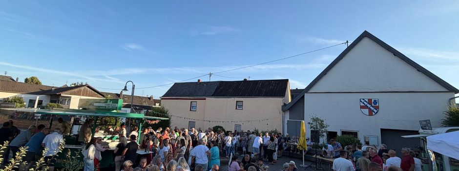 Viele Gäste beim Sommernachtsfest der Frauengemeinschaft Kollig