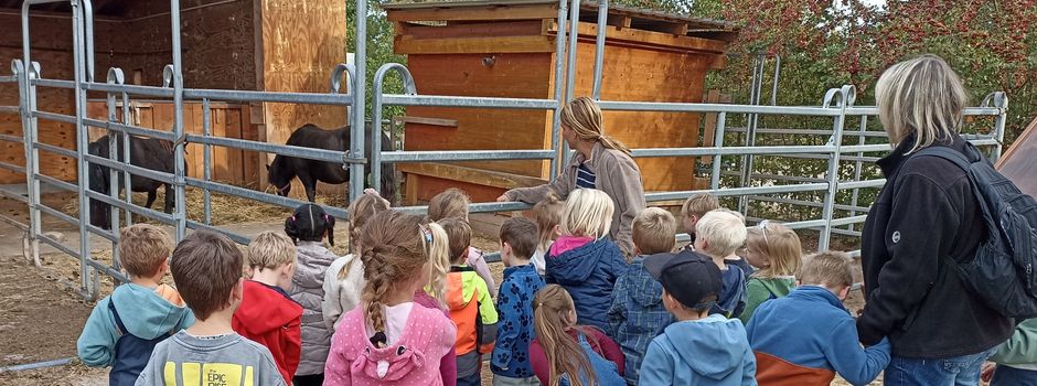„Die kleinen Strolche“ aus Billigheim zu Besuch auf dem Bauernhof