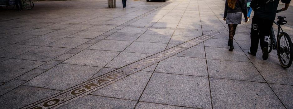 50. Breitengrad in Mainz: Warum die Markierung in der Altstadt falsch ist