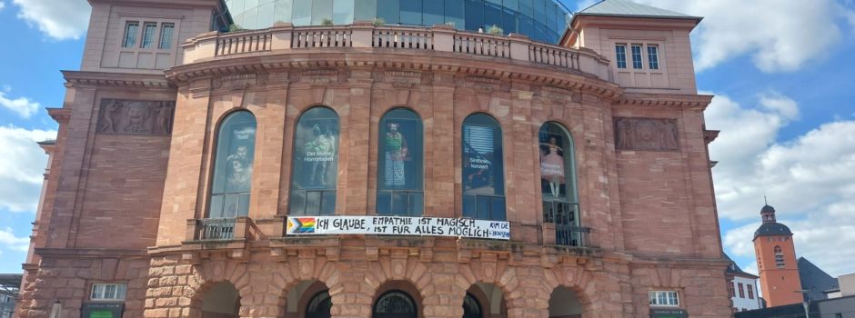 Schauspieler verprügelt: Mainzer Staatstheater mit emotionalem Post
