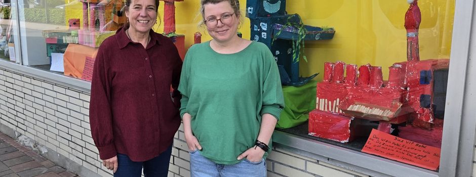 Wilbrandschule zeigt Hundertwasser‑Projekt: Kunst der Klasse 4a jetzt im Clarholzer Schaufenster
