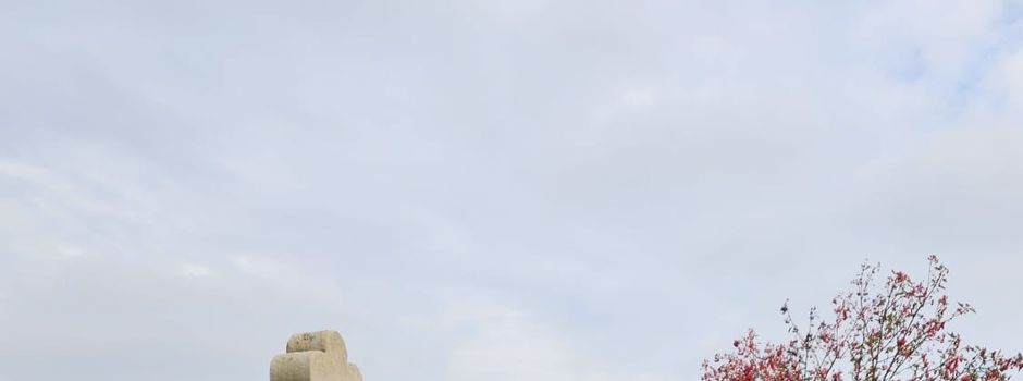 Restauriertes Wegekreuz wieder aufgestellt 