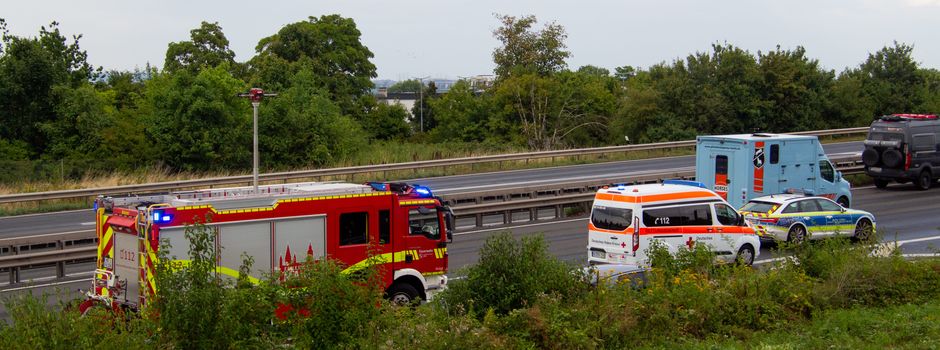 Leblose Person in Auto auf A60 in Mainz entdeckt