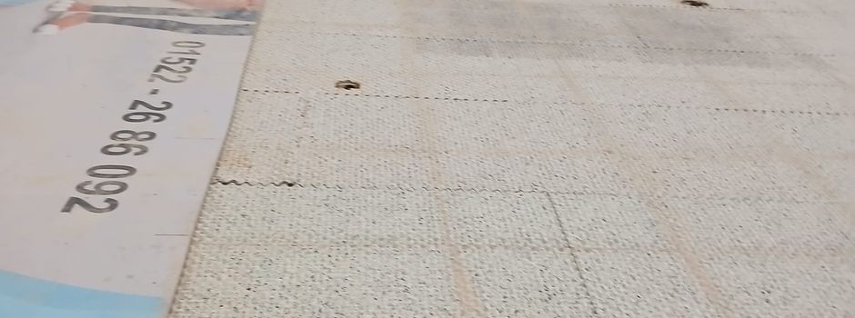 Sanierung gestartet: Neuer Boden für die Werner-Kuhrt-Halle