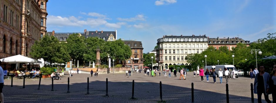 Demonstration in Wiesbadener Innenstadt am Freitagabend