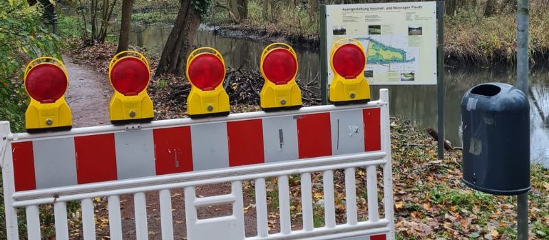 Unser Biber war fleißig: Fußweg an der Issumer Fleuth gesperrt