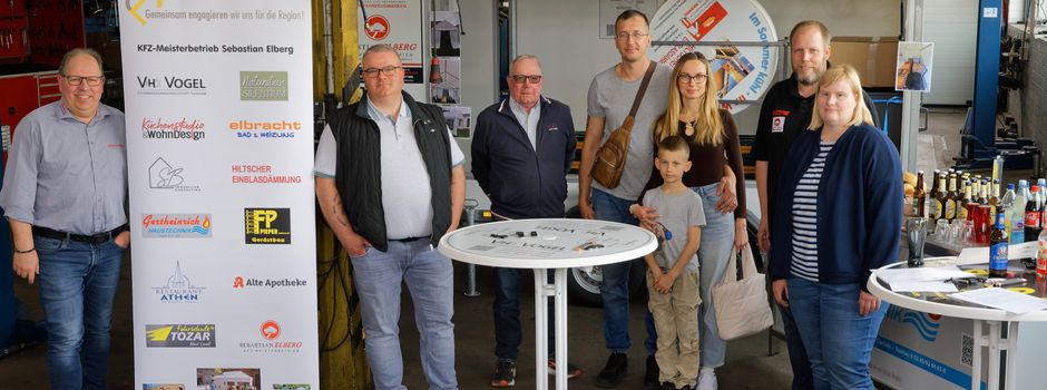 Gemeinschaftsprojekt: Zwölf Unternehmen finanzieren mobilen Partyanhänger für Vereine