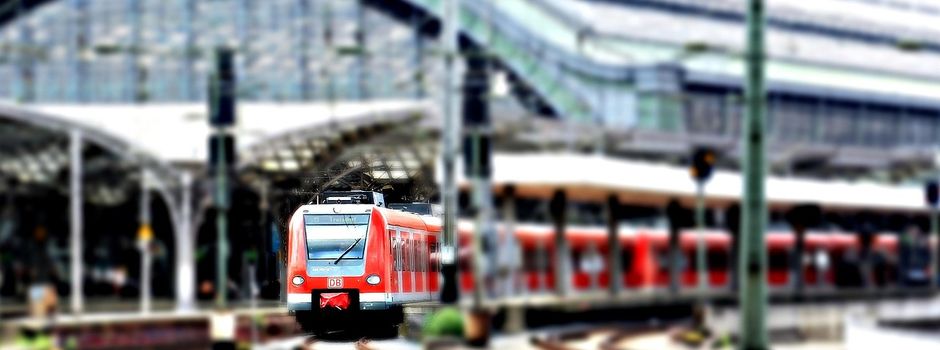 Aus Richtung Koblenz: Notfall am Bahnhof Bad Honnef – Frau liegt lebend unter Zug