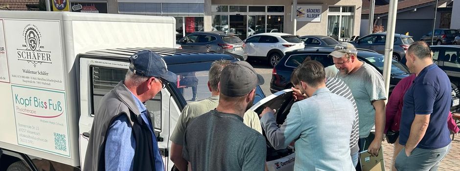 Feierliche Übergabe des neuen kommunalen Fahrzeugs