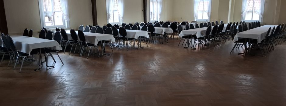 Schenke Keula bekommt neue Stühle und Tische
