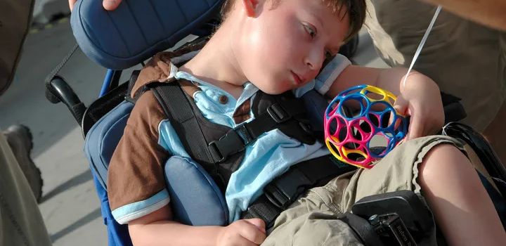 „Weil er nicht passt“: Schlangenbaderin will Rollstuhl neu erfinden