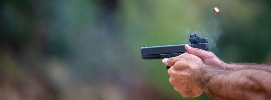 Polizei schießt auf Messerstecher