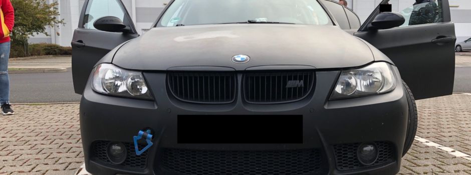 Illegale Veränderungen: Polizei legt fast 40 Autos bei Tuning-Kontrolle still