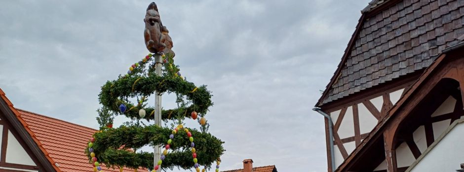 Osterbaum aufgestellt